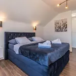 Pet Friendly In Tinj