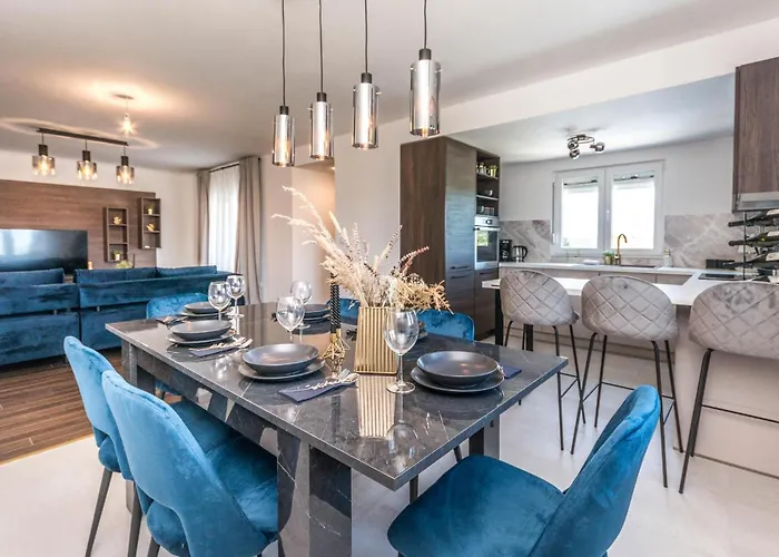 Amazing In With Kitchen Tinj