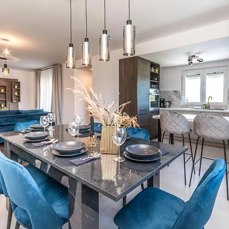 Amazing In With Kitchen Tinj