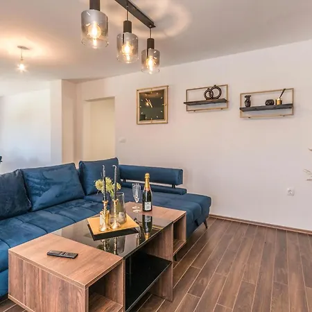 Amazing In With Kitchen *